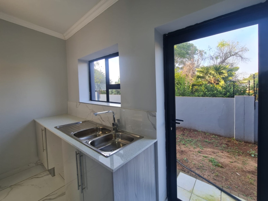 To Let 4 Bedroom Property for Rent in Melodie North West